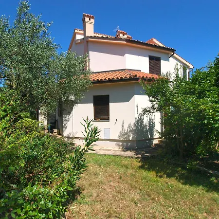 Liljana 1693 Premantura