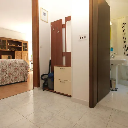 Apartment Liljana 1693 Premantura