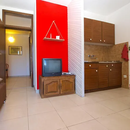 Apartment Liljana 1693 *