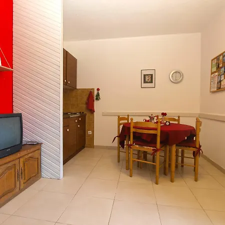 Apartment Liljana 1693 *